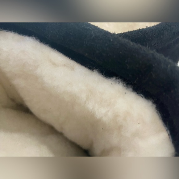 Canadian Hand Made Black Suede Beaded Moccasin Fur Boots Womens Size 7 Mid Calf - Picture 4 of 8